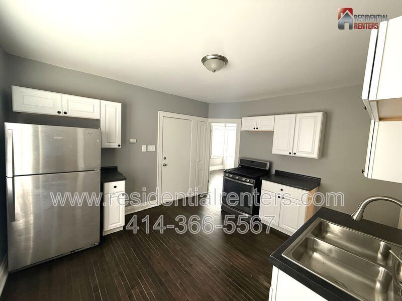 Saint Joseph Newly Remodeled Lower Duplex with Garage Parking, Pets Welcome! property image