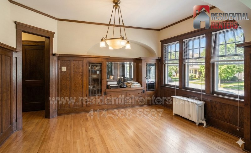 Desirable 2nd floor Apt 1 block from UWM.  Pets, Parking, Great Location! property image