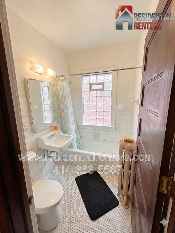 Desirable 2nd floor Apt 1 block from UWM.  Pets, Parking, Great Location! property image