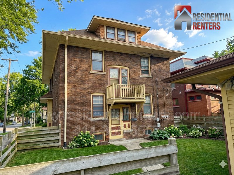 Desirable 2nd floor Apt 1 block from UWM.  Pets, Parking, Great Location! property image