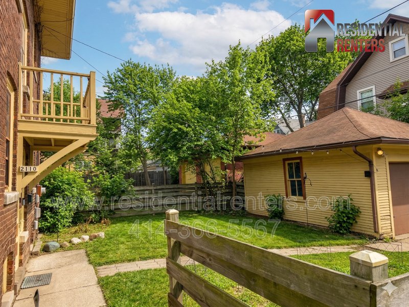 Desirable 2nd floor Apt 1 block from UWM.  Pets, Parking, Great Location! property image