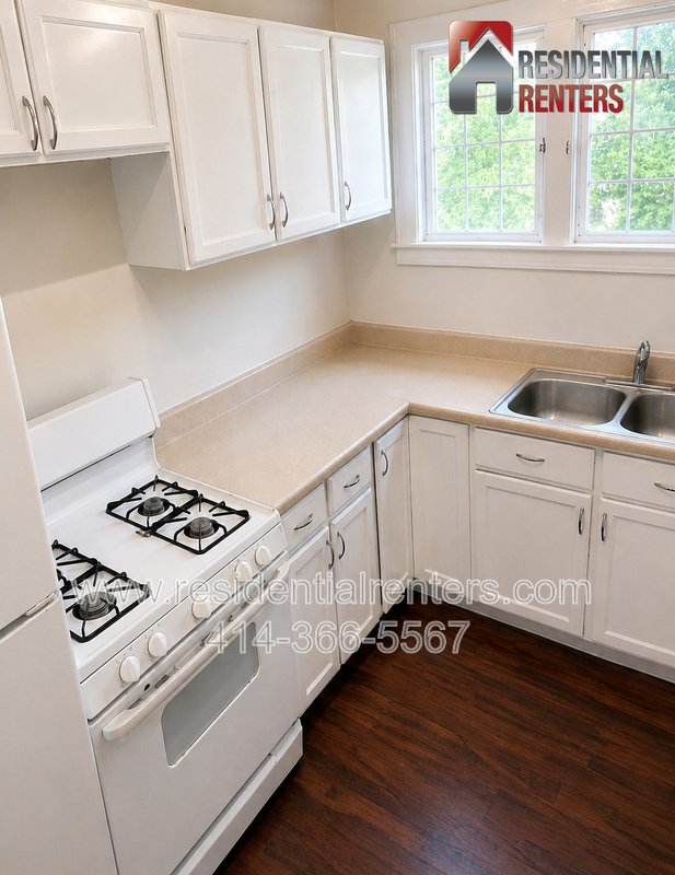 Bay View 1 Bedroom Apartments. Classic Charm with Heat & Parking Included. Pets Welcome, Great Location! property image