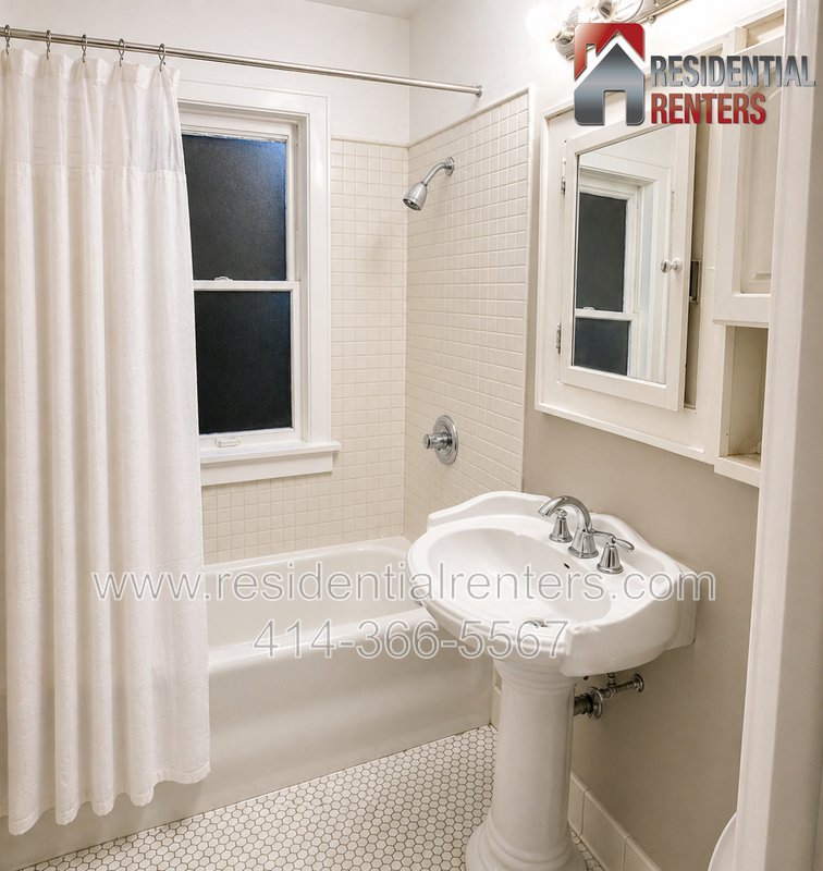 Bay View 1 Bedroom Apartments. Classic Charm with Heat & Parking Included. Pets Welcome, Great Location! property image