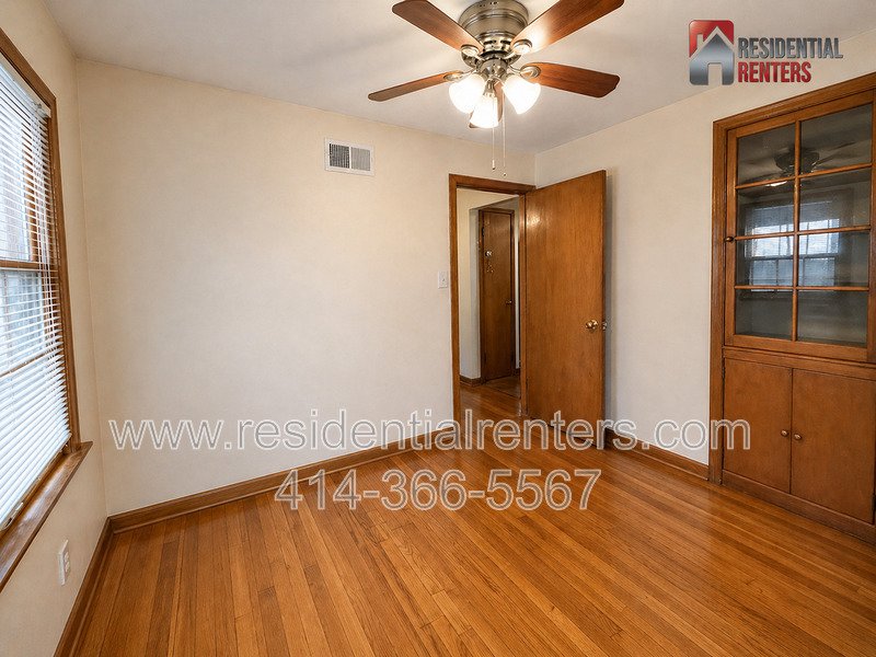 Cozy Bluemound Heights Lower, Pet Friendly, Off Street Parking property image