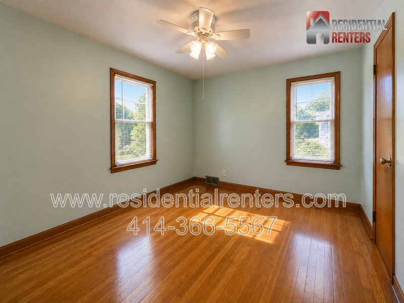 Cozy Bluemound Heights Lower, Pet Friendly, Off Street Parking property image