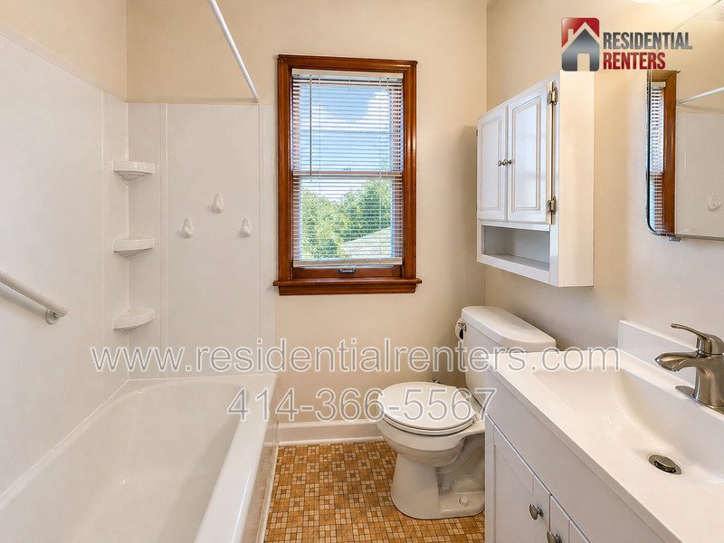 Cozy Bluemound Heights Lower, Pet Friendly, Off Street Parking property image