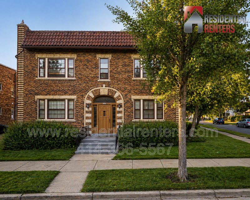 Bay View 1 BR Classic Charm w/ Heat & Parking Included. Pets Welcome, Great Location! property image