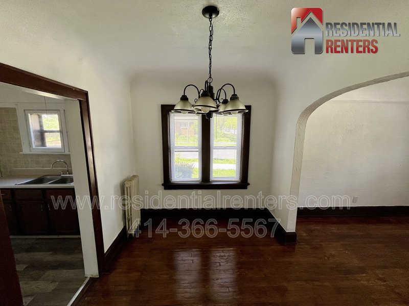 Bay View 1 BR Classic Charm w/ Heat & Parking Included. Pets Welcome, Great Location! property image