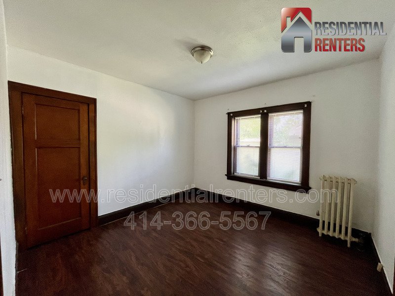 Bay View 1 BR Classic Charm w/ Heat & Parking Included. Pets Welcome, Great Location! property image