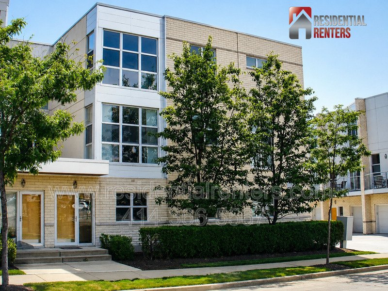 Commerce Street Tri-Level Condo with 2 Car Garage property image