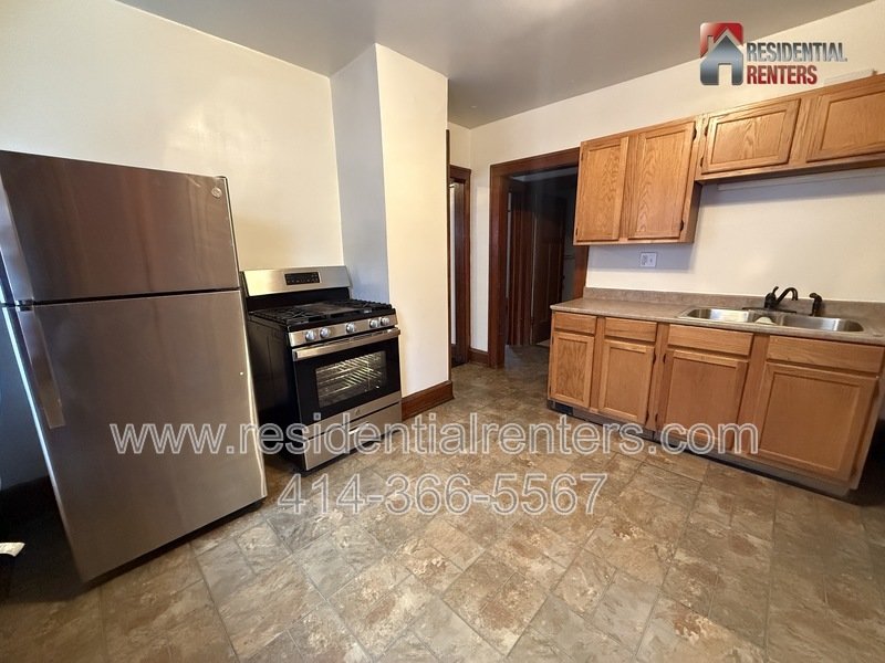 Harambee Neighborhood 2BR Upper Duplex, Hardwood Flooring Throughout, Pet Friendly! property image