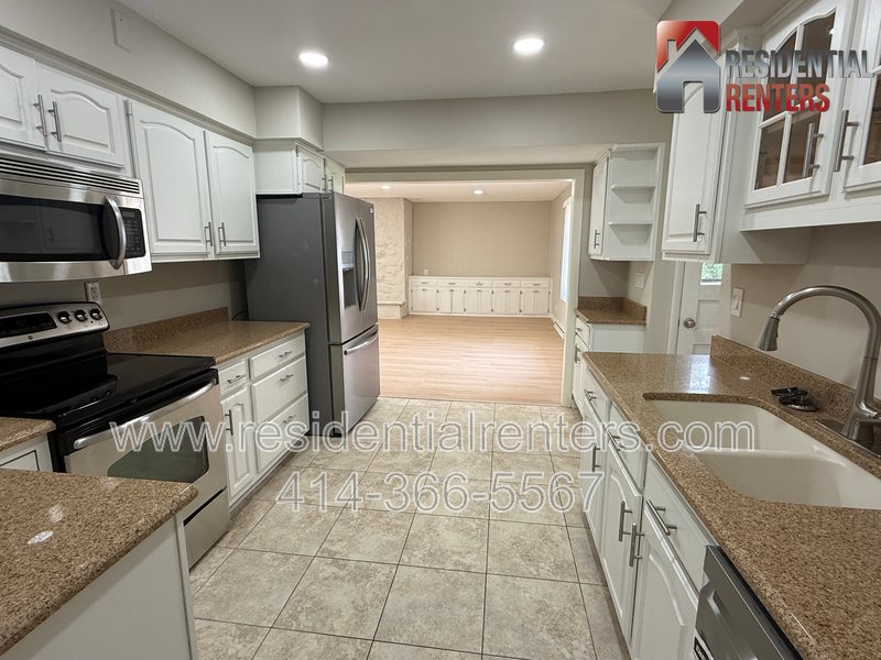 Brookfield 4BR Single Family - Newly Renovated, Great Location, Pets OK! property image