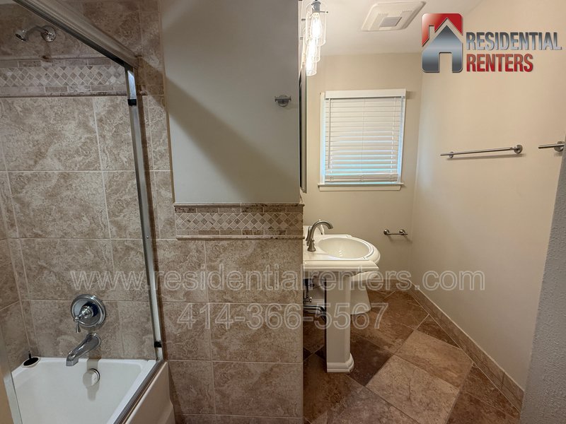 Brookfield 4BR Single Family - Newly Renovated, Great Location, Pets OK! property image