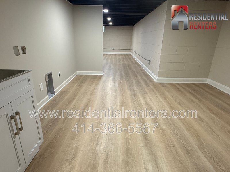 Brookfield 4BR Single Family - Newly Renovated, Great Location, Pets OK! property image