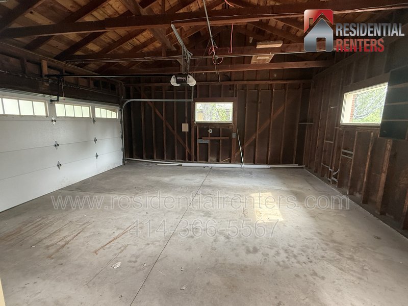 Brookfield 4BR Single Family - Newly Renovated, Great Location, Pets OK! property image
