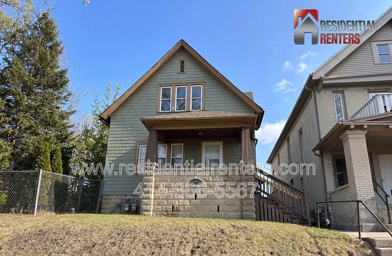 Cozy Upper Floor Duplex, Harambee Neighborhood, Parking Available! property image