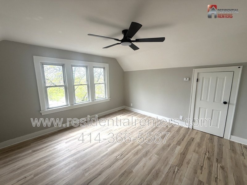 Cozy Upper Floor Duplex, Harambee Neighborhood, Parking Available! property image