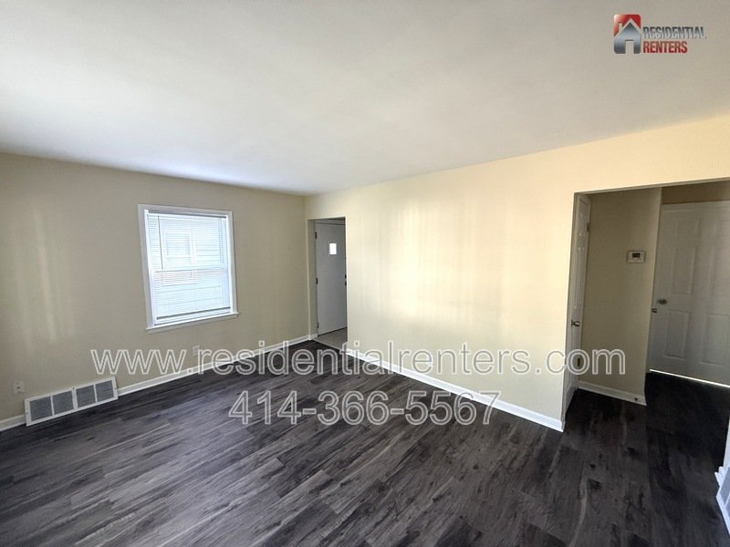 Walh Park 3BR House, Just Renovated, LVP Flooring Throughout, Pet Friendly! property image