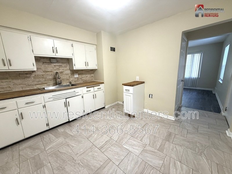Walh Park 3BR House, Just Renovated, LVP Flooring Throughout, Pet Friendly! property image