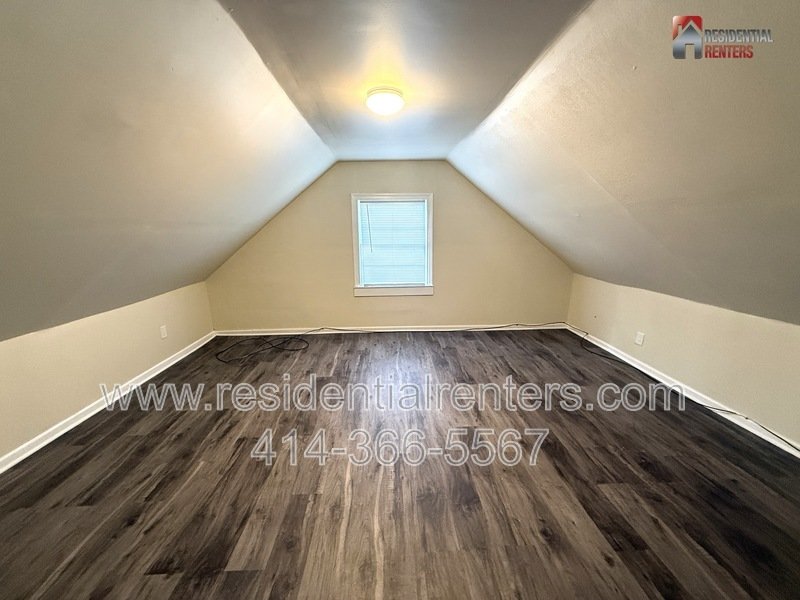 Walh Park 3BR House, Just Renovated, LVP Flooring Throughout, Pet Friendly! property image