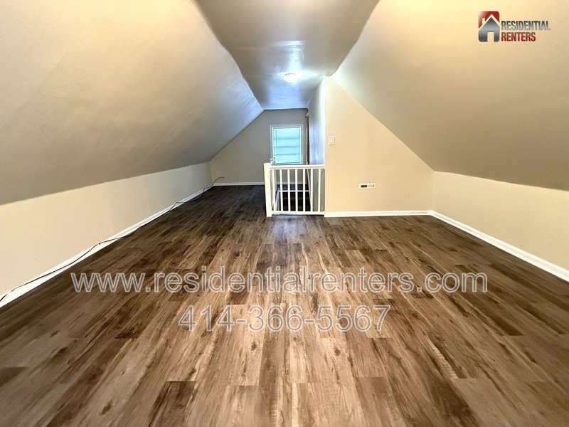 Walh Park 3BR House, Just Renovated, LVP Flooring Throughout, Pet Friendly! property image