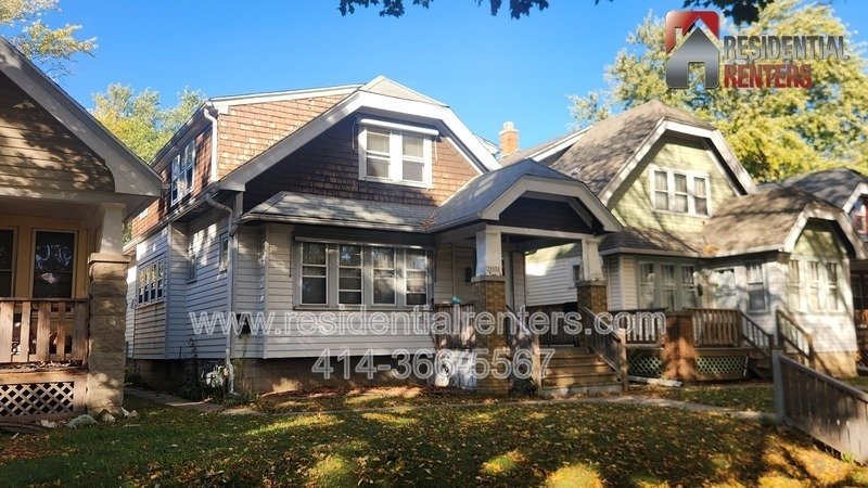 Spacious lower unit with hardwood floors, tile in bathroom and Garage parking. property image