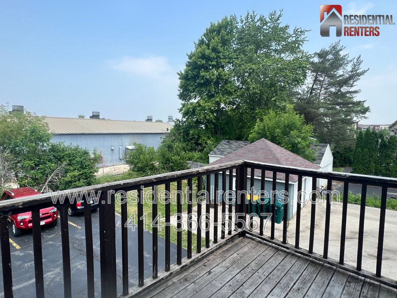 Updated Grafton 3BR Upper Flat, Parking, Pets Welcome, Great Location! property image