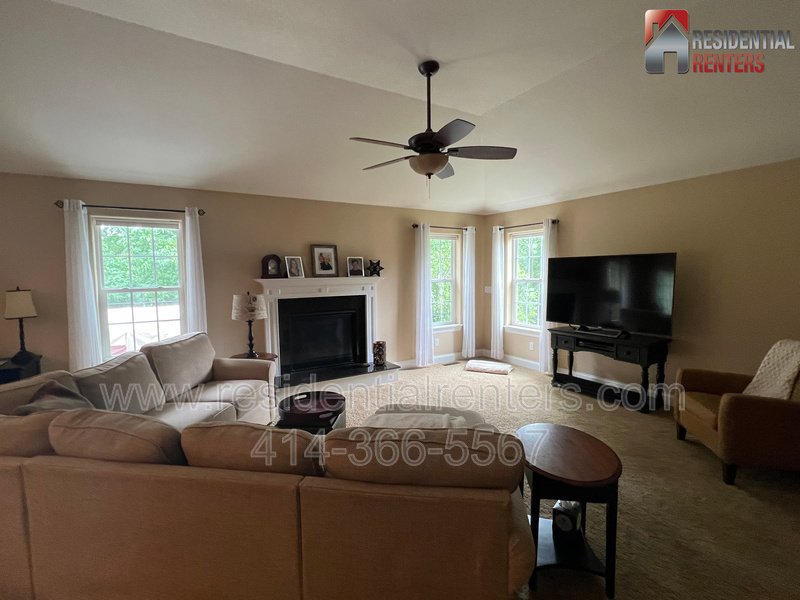 Gorgeous Sussex Single Family Home! Huge Walk Out Basement, 3 Car Garage! property image