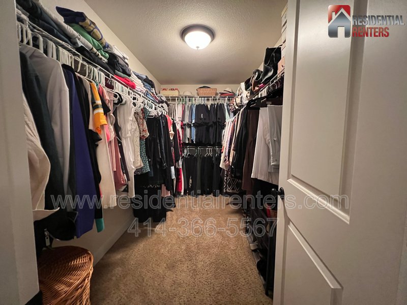 Gorgeous Sussex Single Family Home! Huge Walk Out Basement, 3 Car Garage! property image