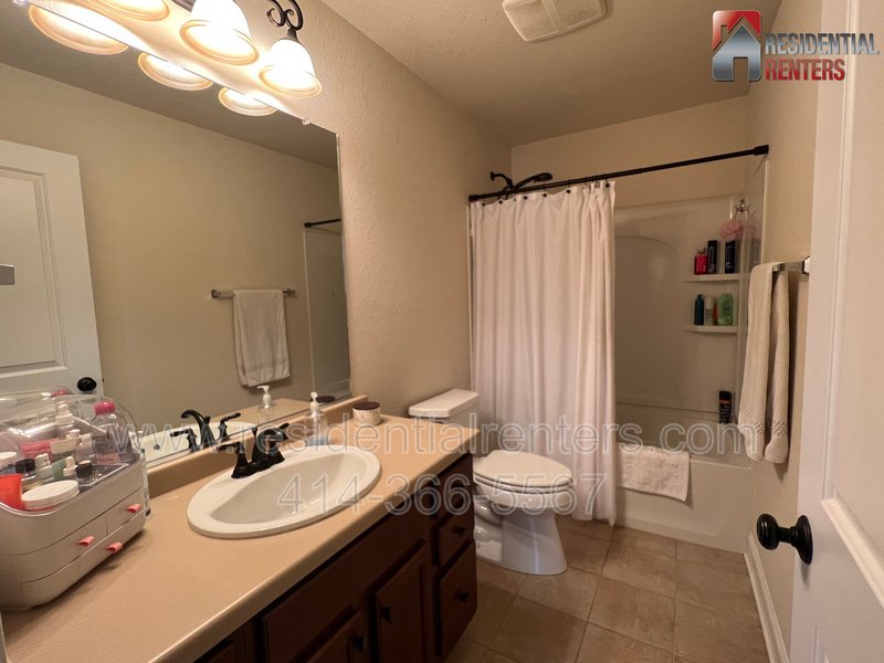Gorgeous Sussex Single Family Home! Huge Walk Out Basement, 3 Car Garage! property image