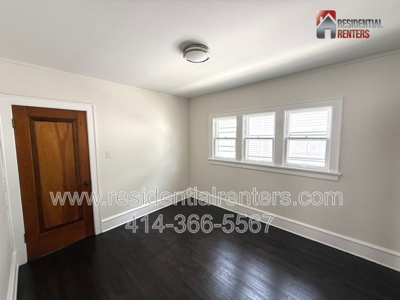 2 Bedroom Lower Unit with Hardwood Floors, New Appliances, and Pets are welcome! property image