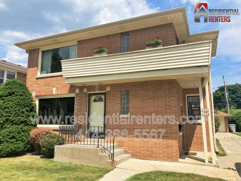 Pet Friendly, 2BR Lower Located In The Tippecanoe Park Area, Garage Parking! property image
