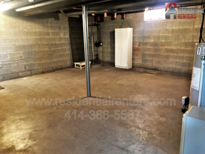 Pet Friendly, 2BR Lower Located In The Tippecanoe Park Area, Garage Parking! property image