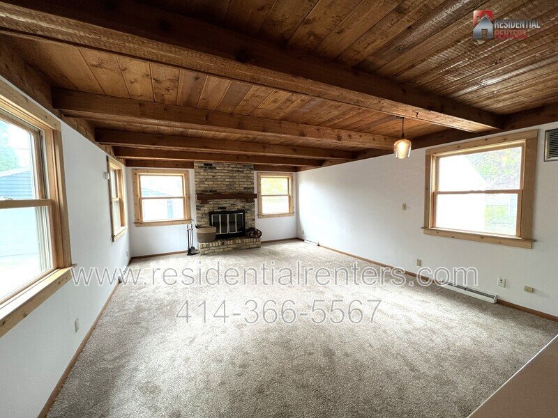 Exclusive Whitefish Bay Single Family, Rare Rental Opportunity, Fenced Yard, Garage Parking, Pet Friendly property image