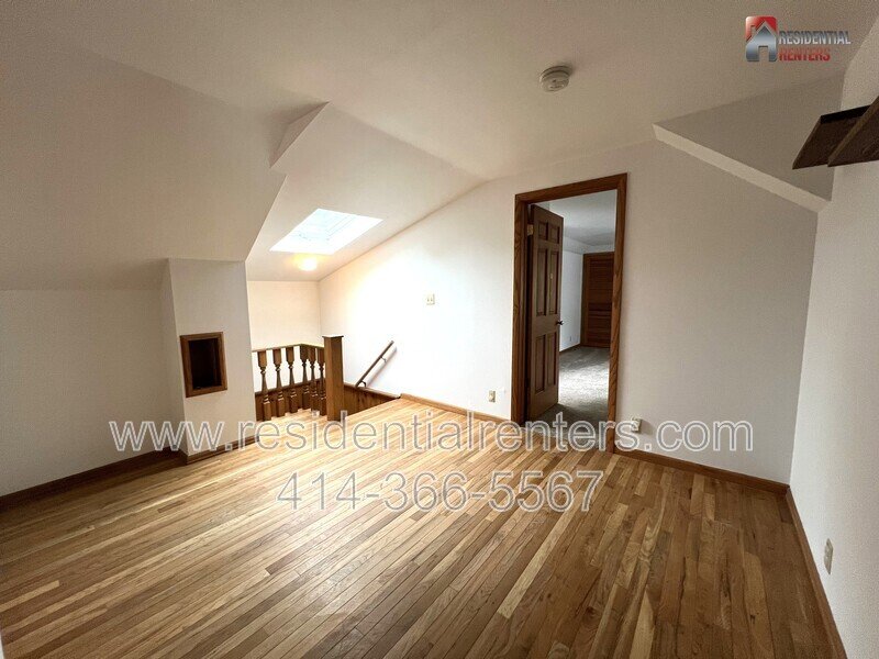 Exclusive Whitefish Bay Single Family, Rare Rental Opportunity, Fenced Yard, Garage Parking, Pet Friendly property image