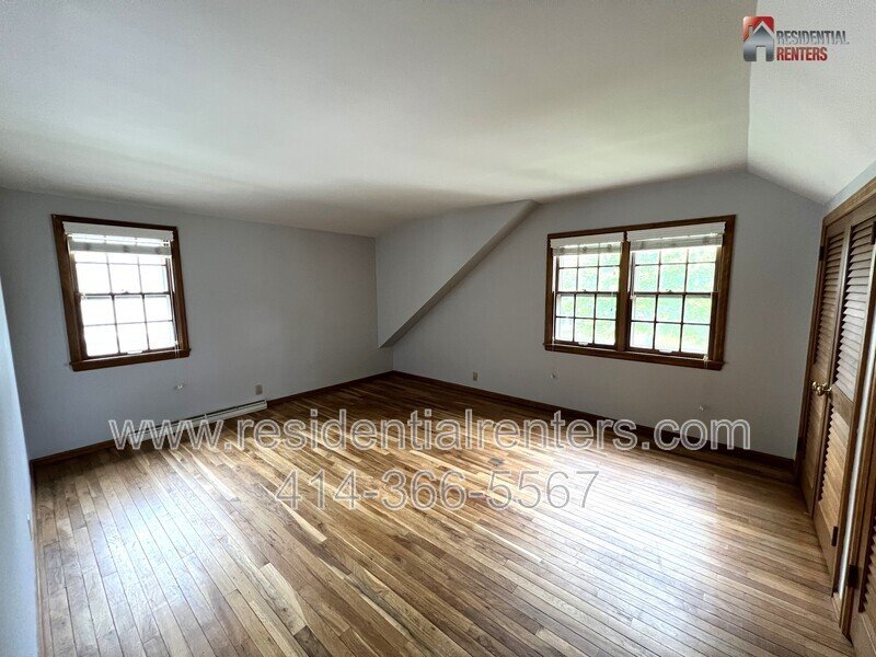 Exclusive Whitefish Bay Single Family, Rare Rental Opportunity, Fenced Yard, Garage Parking, Pet Friendly property image
