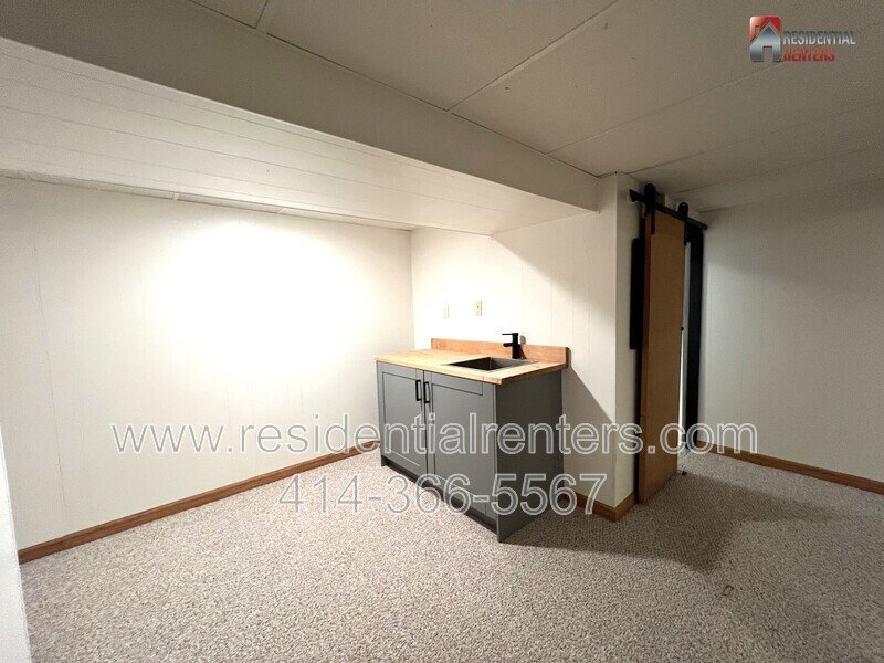Exclusive Whitefish Bay Single Family, Rare Rental Opportunity, Fenced Yard, Garage Parking, Pet Friendly property image