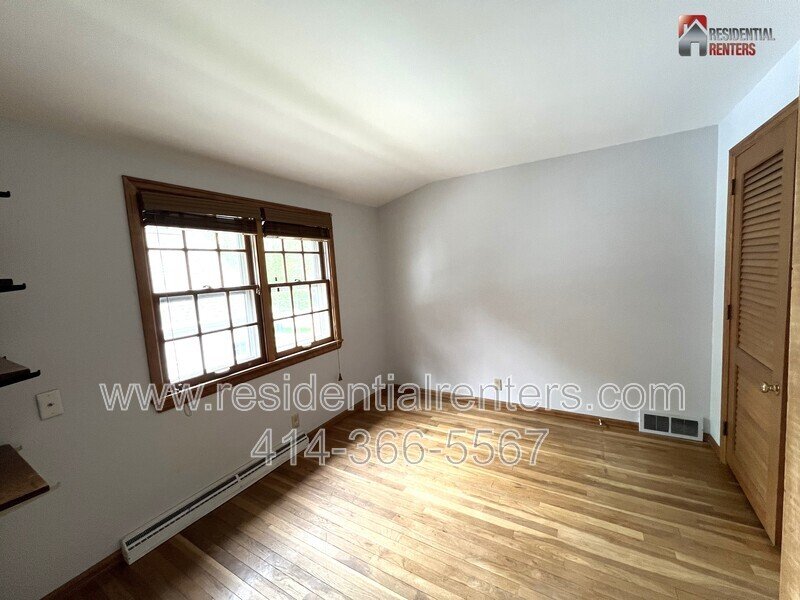 Exclusive Whitefish Bay Single Family, Rare Rental Opportunity, Fenced Yard, Garage Parking, Pet Friendly property image