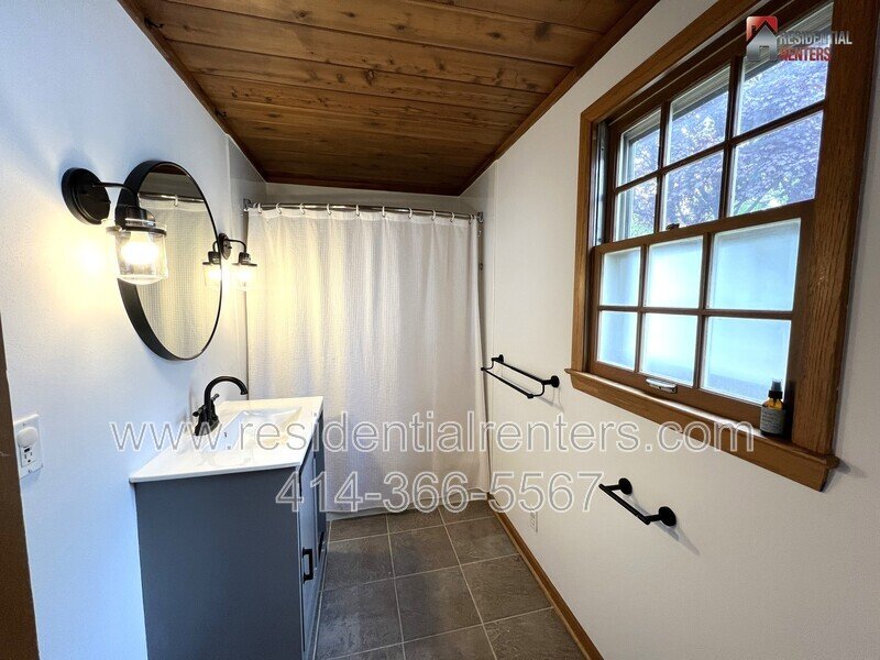 Exclusive Whitefish Bay Single Family, Rare Rental Opportunity, Fenced Yard, Garage Parking, Pet Friendly property image