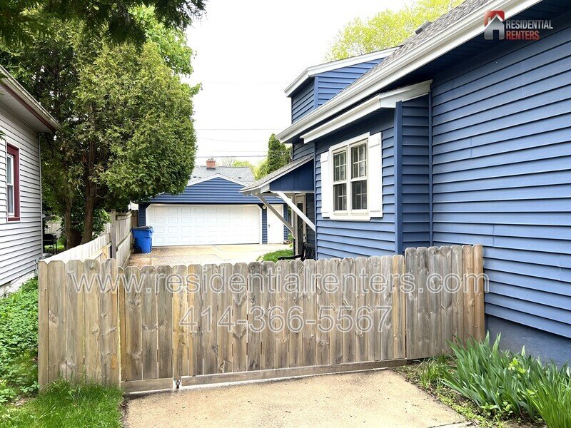 Exclusive Whitefish Bay Single Family, Rare Rental Opportunity, Fenced Yard, Garage Parking, Pet Friendly property image
