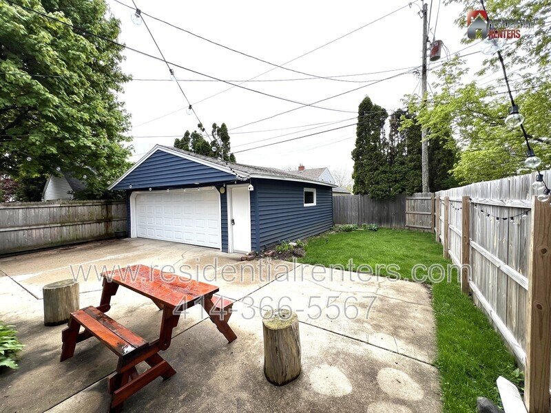 Exclusive Whitefish Bay Single Family, Rare Rental Opportunity, Fenced Yard, Garage Parking, Pet Friendly property image