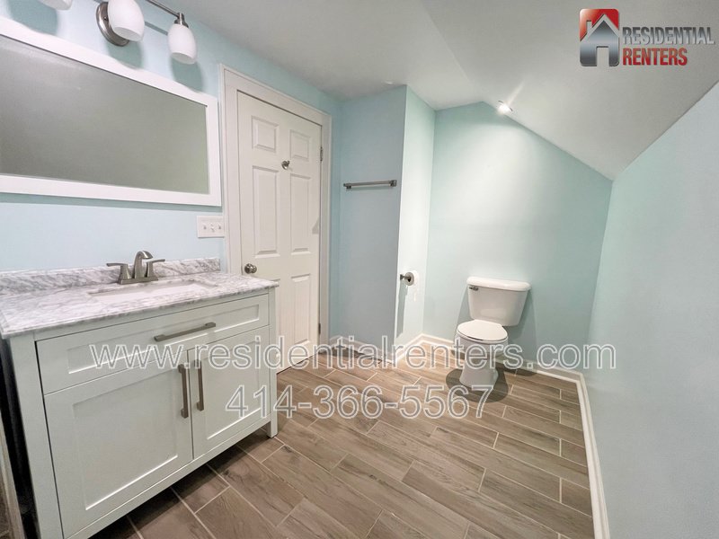 Two-Story Tosa Single Family, Updated Kitchen & Bath, Garage Parking, Great Location!Two-Story Tosa Single Family, Updated Kitchen & Bath, Garage Parking, Great Location! property image