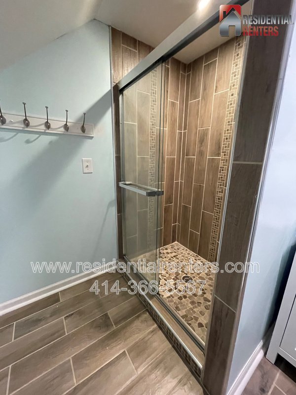 Two-Story Tosa Single Family, Updated Kitchen & Bath, Garage Parking, Great Location!Two-Story Tosa Single Family, Updated Kitchen & Bath, Garage Parking, Great Location! property image