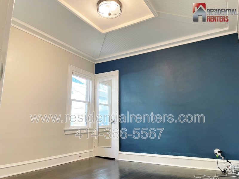 Two-Story Tosa Single Family, Updated Kitchen & Bath, Garage Parking, Great Location!Two-Story Tosa Single Family, Updated Kitchen & Bath, Garage Parking, Great Location! property image
