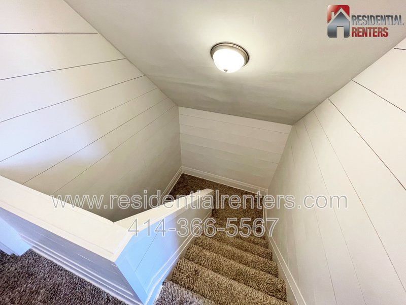 Two-Story Tosa Single Family, Updated Kitchen & Bath, Garage Parking, Great Location!Two-Story Tosa Single Family, Updated Kitchen & Bath, Garage Parking, Great Location! property image