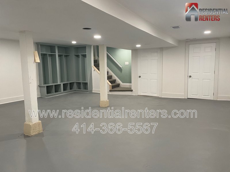 Two-Story Tosa Single Family, Updated Kitchen & Bath, Garage Parking, Great Location!Two-Story Tosa Single Family, Updated Kitchen & Bath, Garage Parking, Great Location! property image