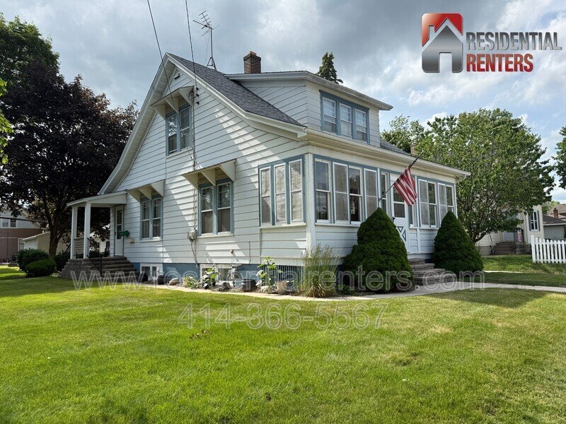 Historic 1900s Single Family Home, Gorgeous HWFs, Garage Parking, Great Location,Move in Ready! property image