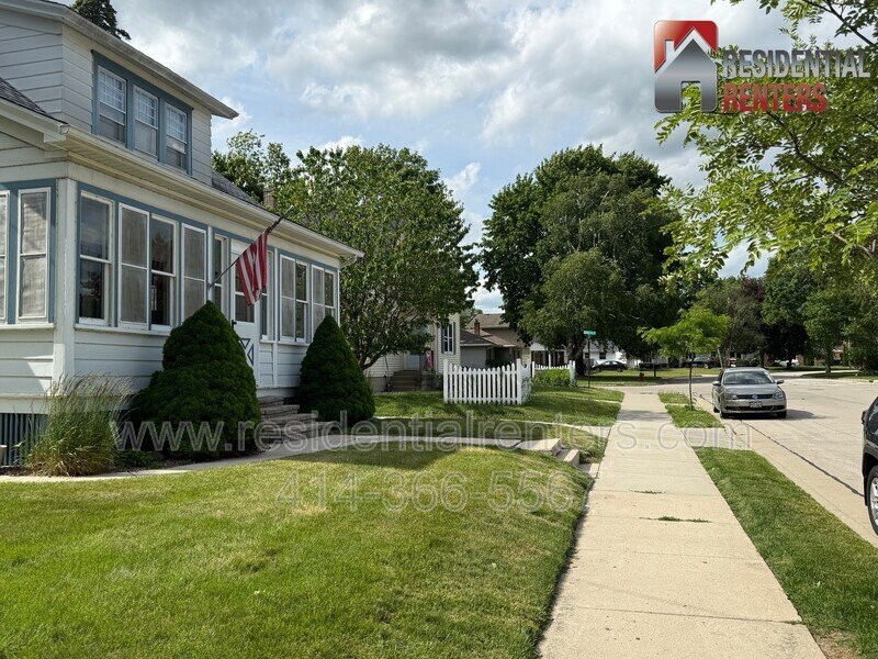 Historic 1900s Single Family Home, Gorgeous HWFs, Garage Parking, Great Location,Move in Ready! property image