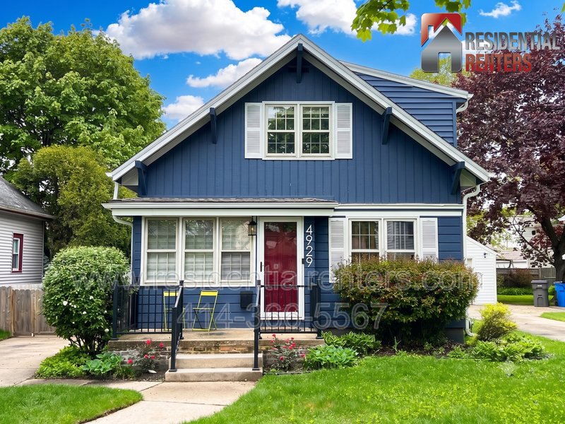 Exclusive Whitefish Bay Single Family, Rare Rental Opportunity, Fenced Yard, Garage Parking, Pet Friendly property image