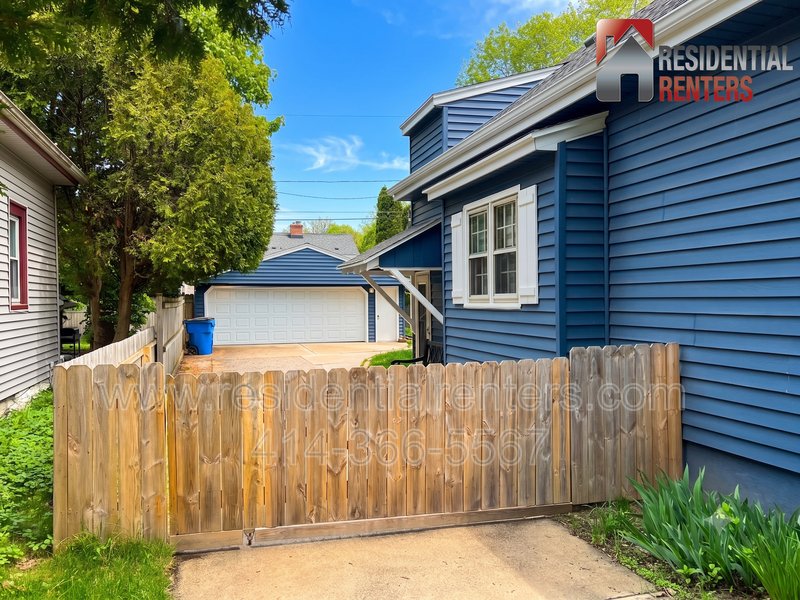 Exclusive Whitefish Bay Single Family, Rare Rental Opportunity, Fenced Yard, Garage Parking, Pet Friendly property image